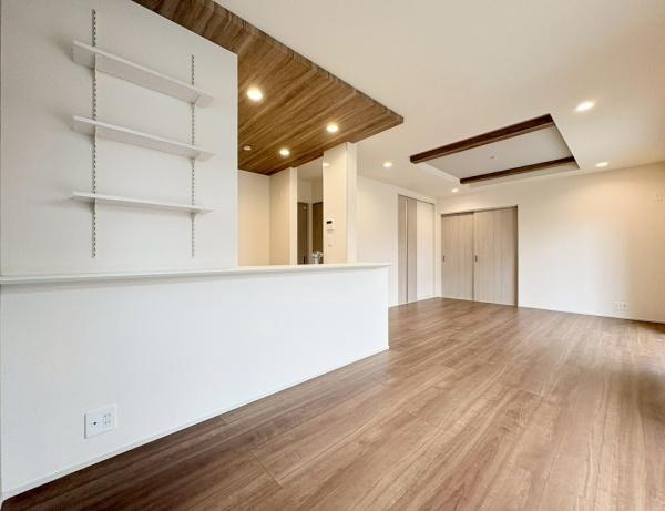 大和市上和田の新築一戸建の居間・リビング|LDKのみ17.0帖。