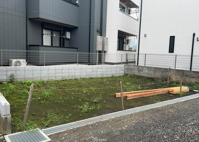 【外観】 | 物件の詳細については、現地を見てわかること以外に、役所や法務局などで調べないとわからないことがあります。そのため、現地に行く場合は、もしこの物件を買ったらどのような生活ができるかをイメージしましょう。