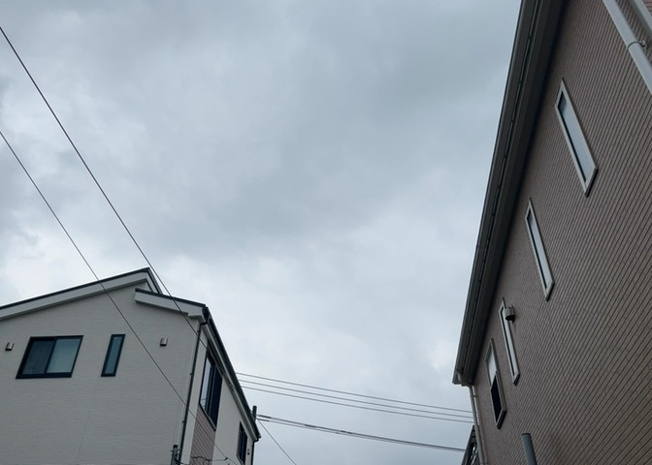 【展望】 | 桜や紅葉の名所に出かける人は多いと思いますが、家にいながら季節の移ろいを感じる生活を送りませんか？リビングや窓から見える景色が生活を彩るワンポイントに！現地から見える景色を堪能してみては如何でしょう。