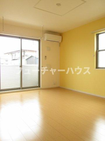カーサ　アバンツァートⅡの居間・リビング|おしゃれな居間です