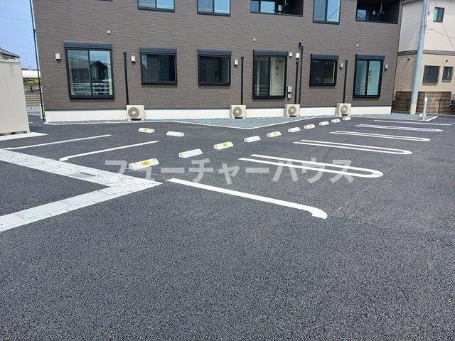イーストウィン水野Ａの駐車場|駐車場があるので、車を買う予定の方も安心です