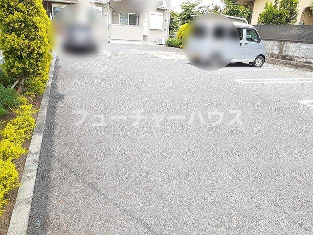 ポルト・リヴェールⅢの駐車場|駐車場があるので、車を買う予定の方も安心です