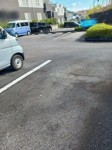 スプリングヒルズⅡの駐車場
