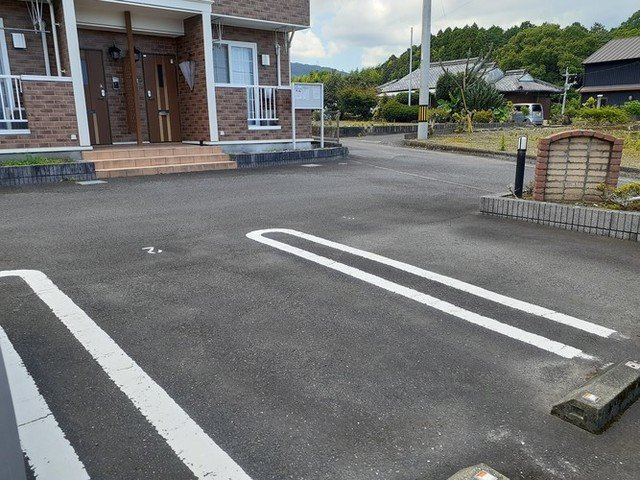 プロムナードⅠの駐車場