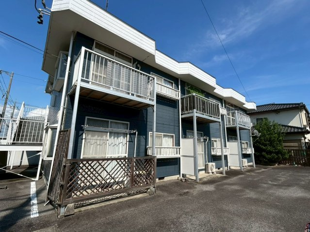 岡崎市上地１丁目のアパートの外観