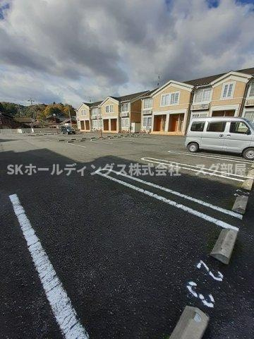 シュティルラント　Ⅱの駐車場