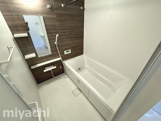 クレスト八万の浴室