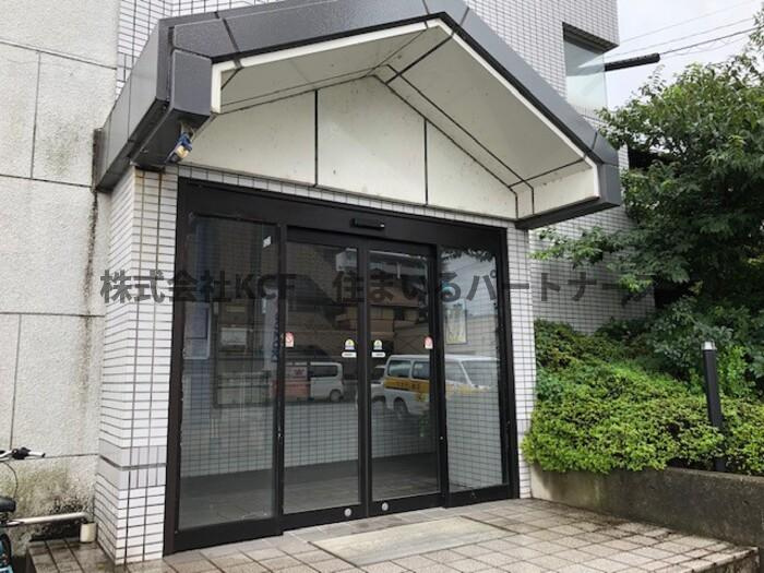 プライマリー花畑駅西のエントランス|清潔なエントランスです