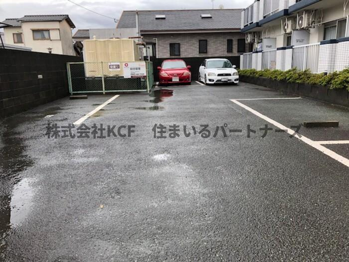 プライマリー花畑駅西の駐車場|駐車場に車を止められます