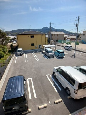コーラル　さくらの駐車場|カースペースがあります