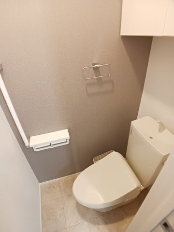 コーラル　さくらのトイレ|落ち着いた色調のトイレです
