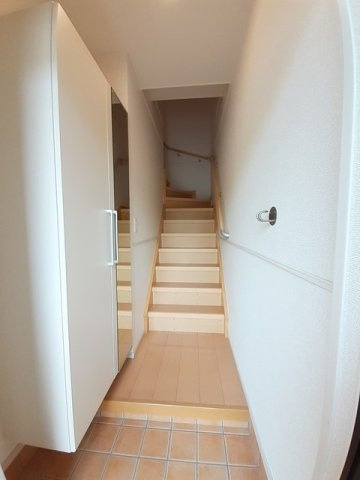 カメリアⅤ　Ｂの玄関|明るい玄関です