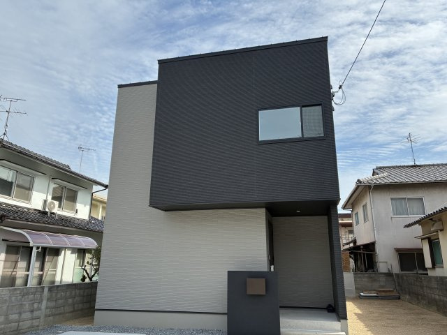 岡山市南区南輝二丁目の新築分譲住宅