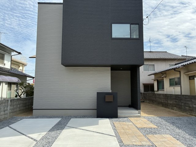 岡山市南区南輝二丁目の新築分譲住宅の外観