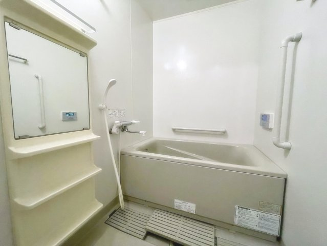 宝塚市山本東３丁目の賃貸マンションの浴室|お風呂で日々の疲れを落としましょう