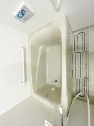 宝塚市山本東３丁目の賃貸マンションの浴室|きれいなお風呂です