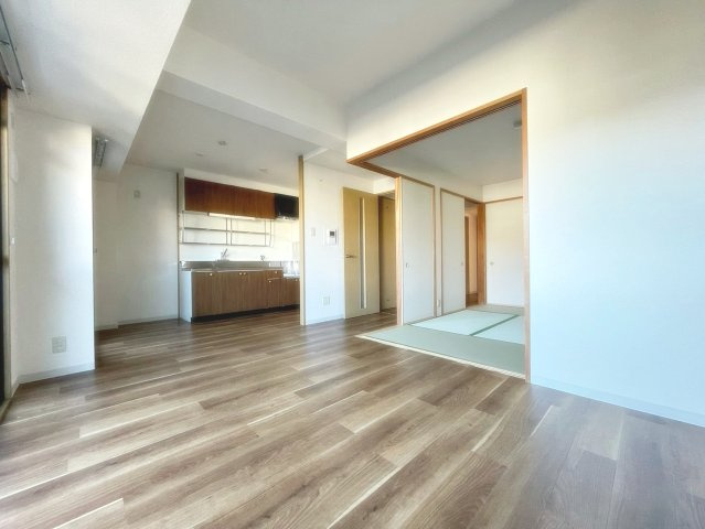 宝塚市山本東３丁目の賃貸マンションの居間・リビング|リビングです