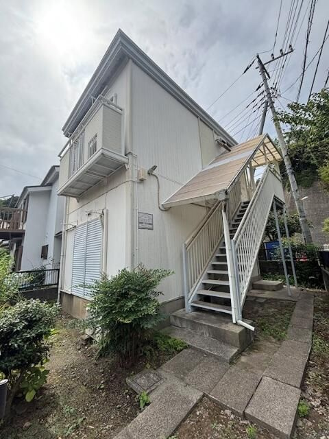 横須賀市追浜南町１丁目のアパートの外観