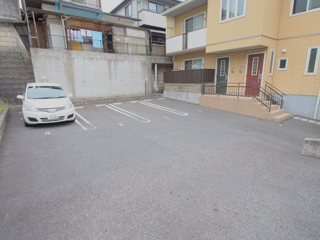 Ｂｅｌｌ　Ｃｏｕｒｔ　ひこの駐車場