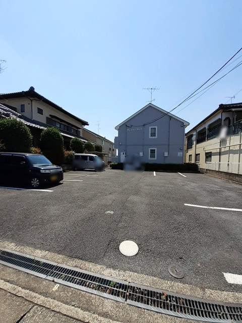 ロジュマンリーヴの駐車場|駐車スペースもあります