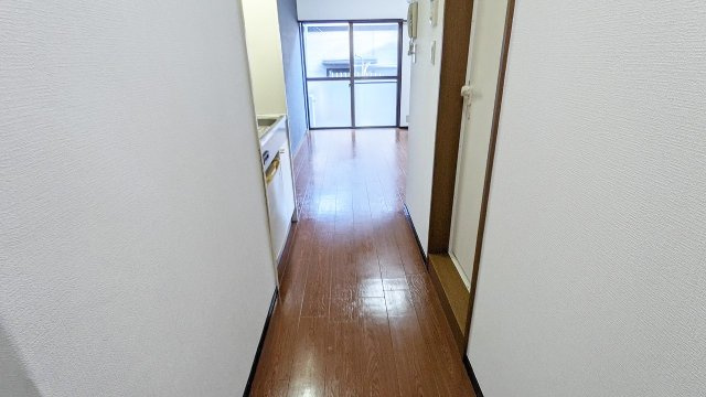 月見山ヒルズの内装|明るい室内です