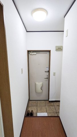 月見山ヒルズの玄関|落ち着いた玄関です