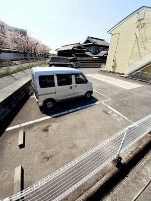 【駐車場】 | ロイヤル小林 | 駐車スペースもあります