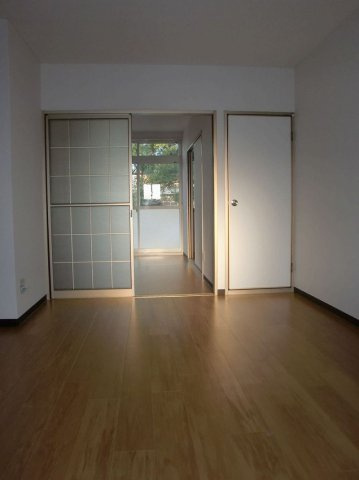 【内装】 | エル・ガーデンＢ | 明るい室内です