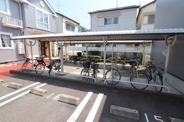 【その他共用部分】 | キャンパニュールA・B棟 | 駐輪場