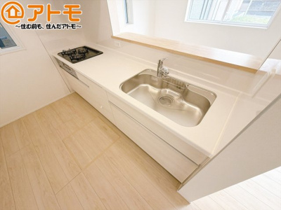 【キッチン】 | 清水区江尻台町第3　新築戸建　2号棟 | 対面式のキッチンはリビングを見渡すことができるので安心♪家族の会話も増えそうですね♪