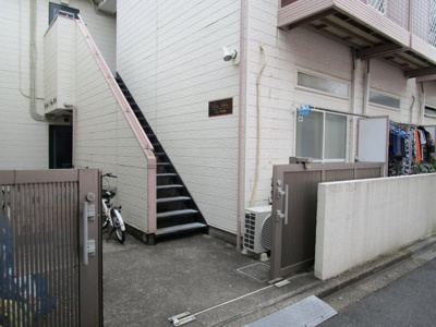 【エントランス】 | ルイーズ中野