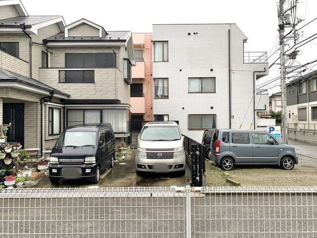 キャロットハイツの駐車場