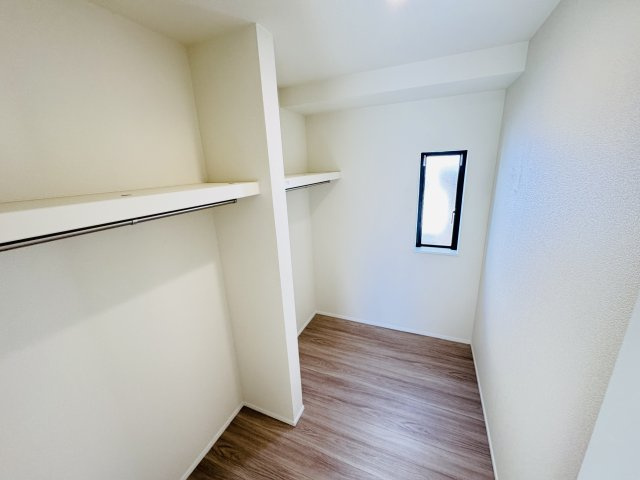 松戸市栄町７丁目新築戸建の収納|キッチン裏・ファミリークローゼット