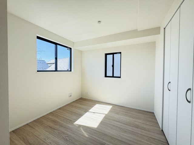 松戸市栄町７丁目新築戸建の子供部屋|5.12帖洋室