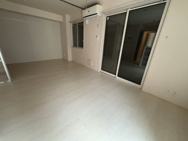 【バルコニー】