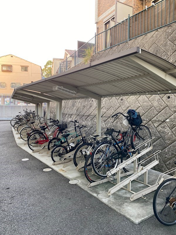 ロイスグラン神戸湊川公園の外観