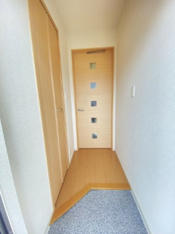 グランツ・トマツⅡの玄関
