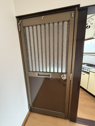 佐本ハイツの玄関