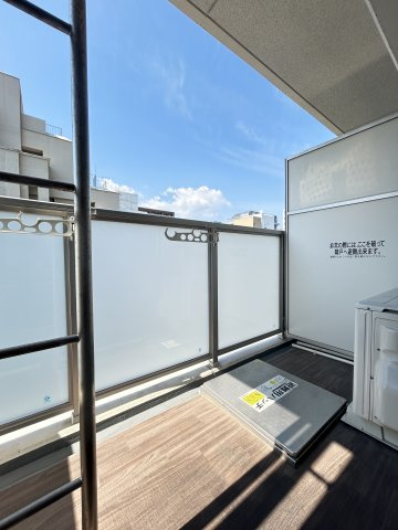 セレニテ神戸元町のバルコニー