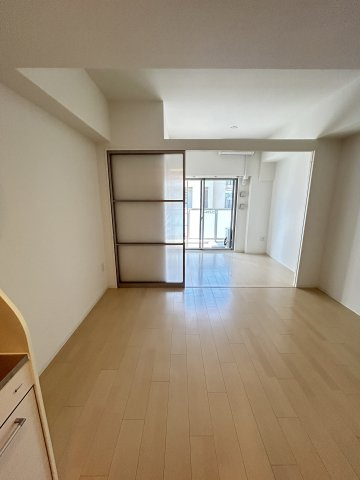 セレニテ神戸元町の居間・リビング