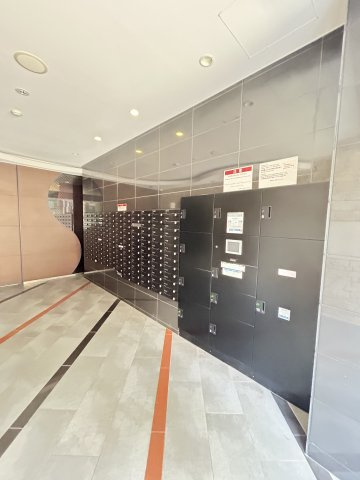 セレニテ神戸元町のロビー