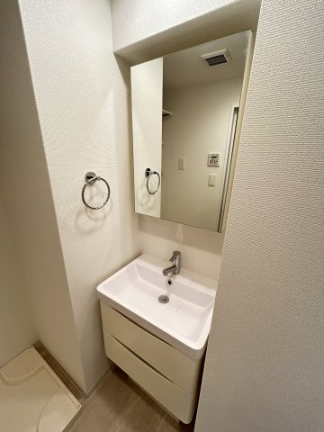 セレニテ神戸元町の洗面所