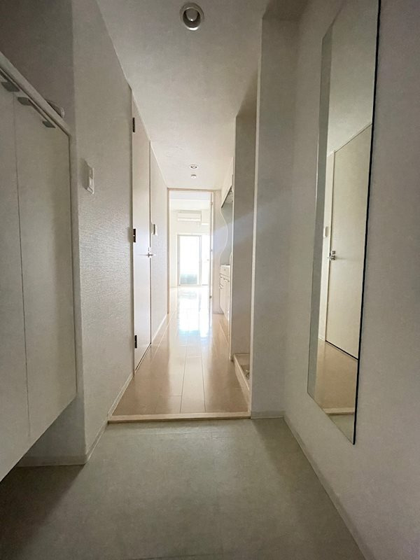 セレニテ神戸元町の玄関