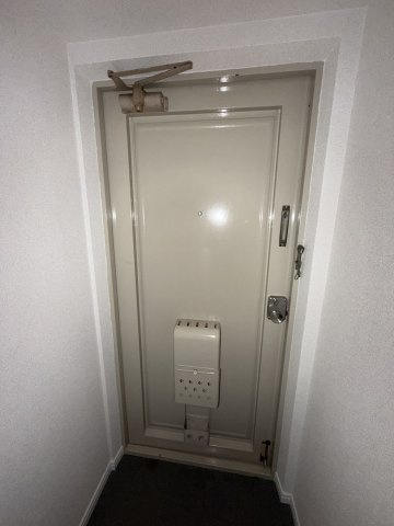 滝谷グリーンハイツの玄関