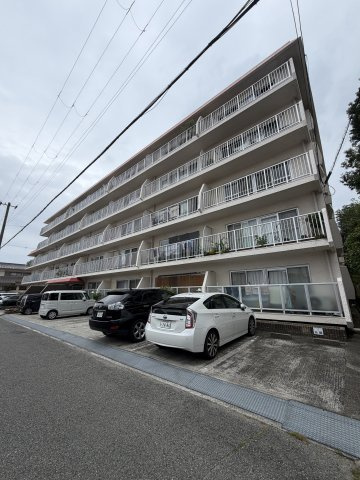 潮見台マンションの外観