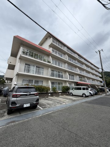 潮見台マンションの外観