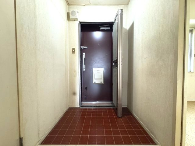 ネオコーポ明舞壱番館の玄関
