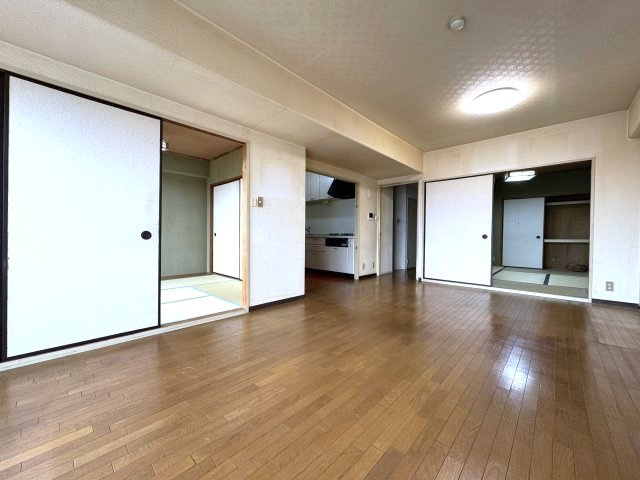 ネオコーポ明舞壱番館の居間・リビング