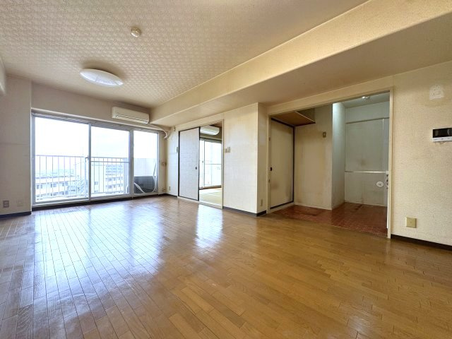 ネオコーポ明舞壱番館の居間・リビング