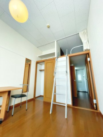 サニーガーデン宝塚の内装|内装は落ち着いています